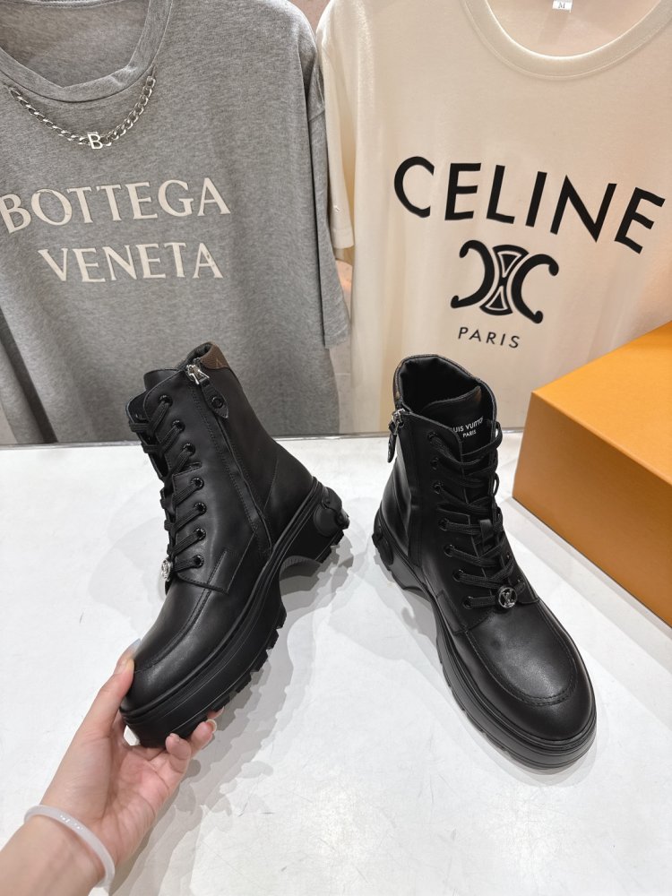 Boots women's фото 4