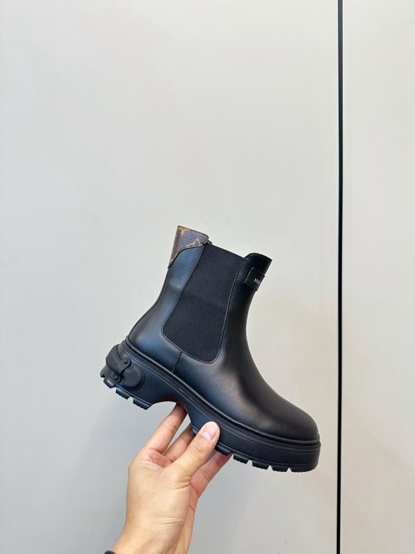 Ботинки женские фото 4