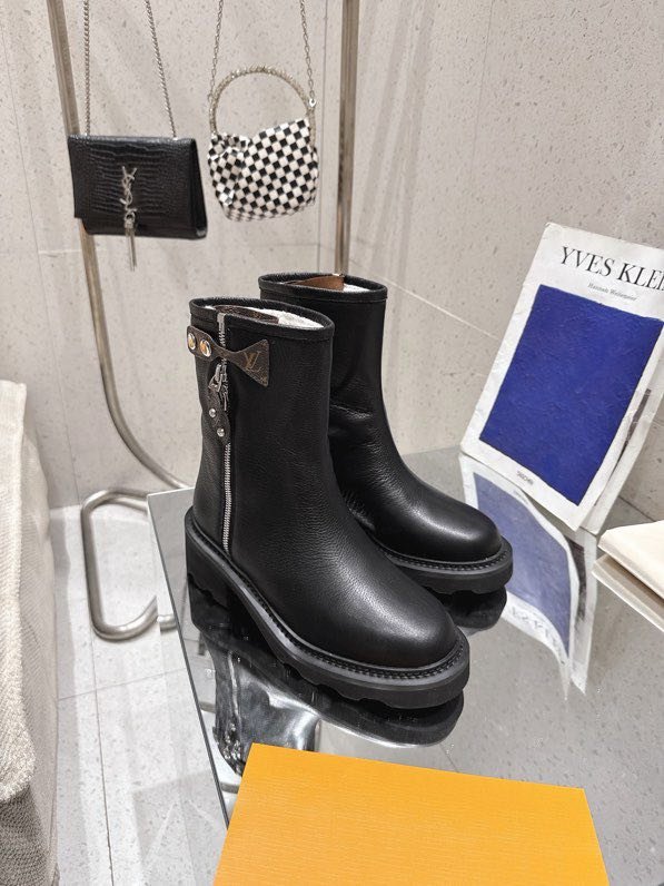 Ботинки женские фото 4