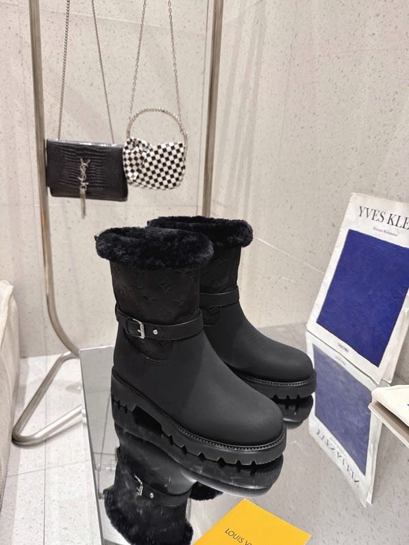Ботинки женские фото 4