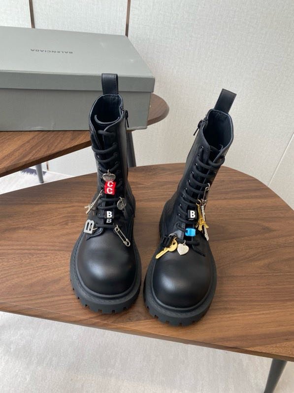 Boots women's фото 5