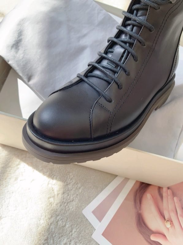 Boots women's фото 5