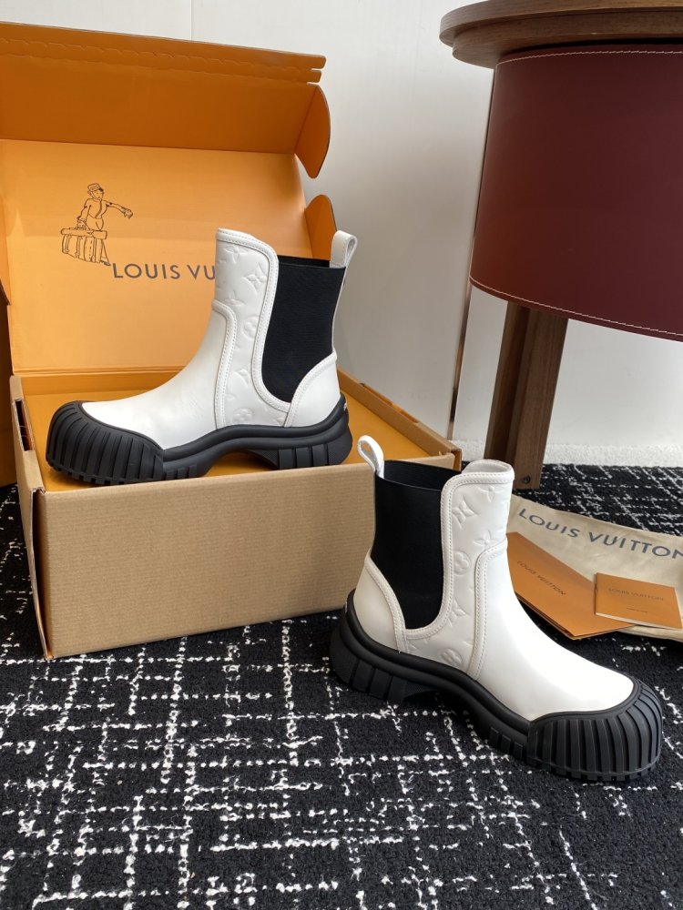 Boots women's фото 5