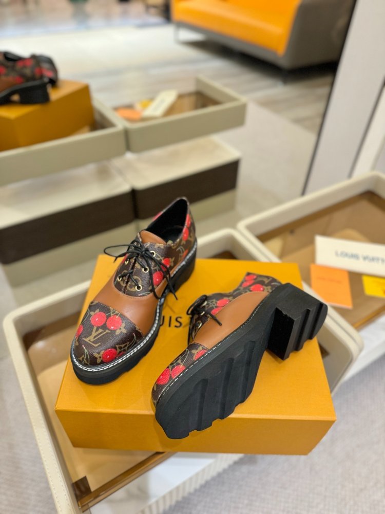 Boots women's фото 5