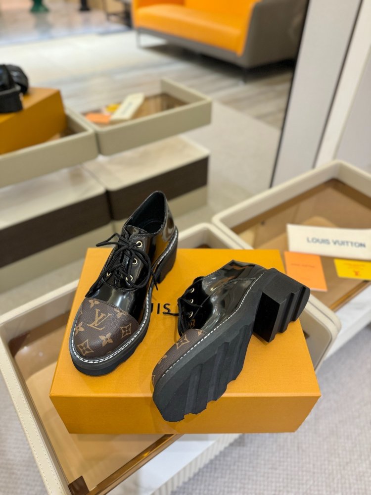 Boots women's фото 5