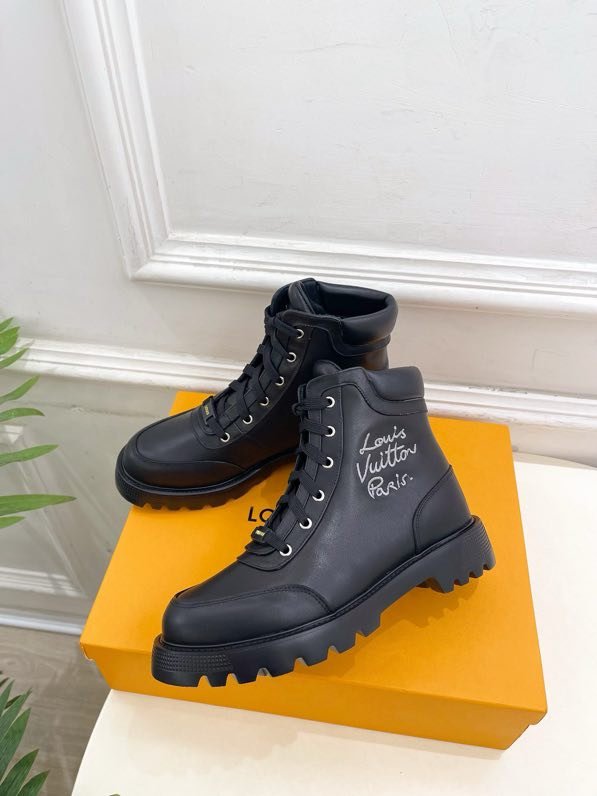 Boots women's фото 5