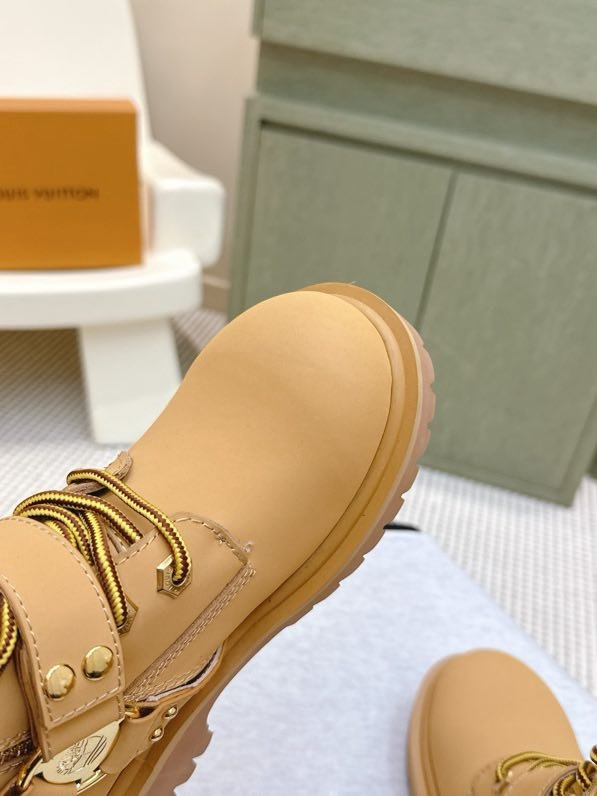 Ботинки женские фото 5