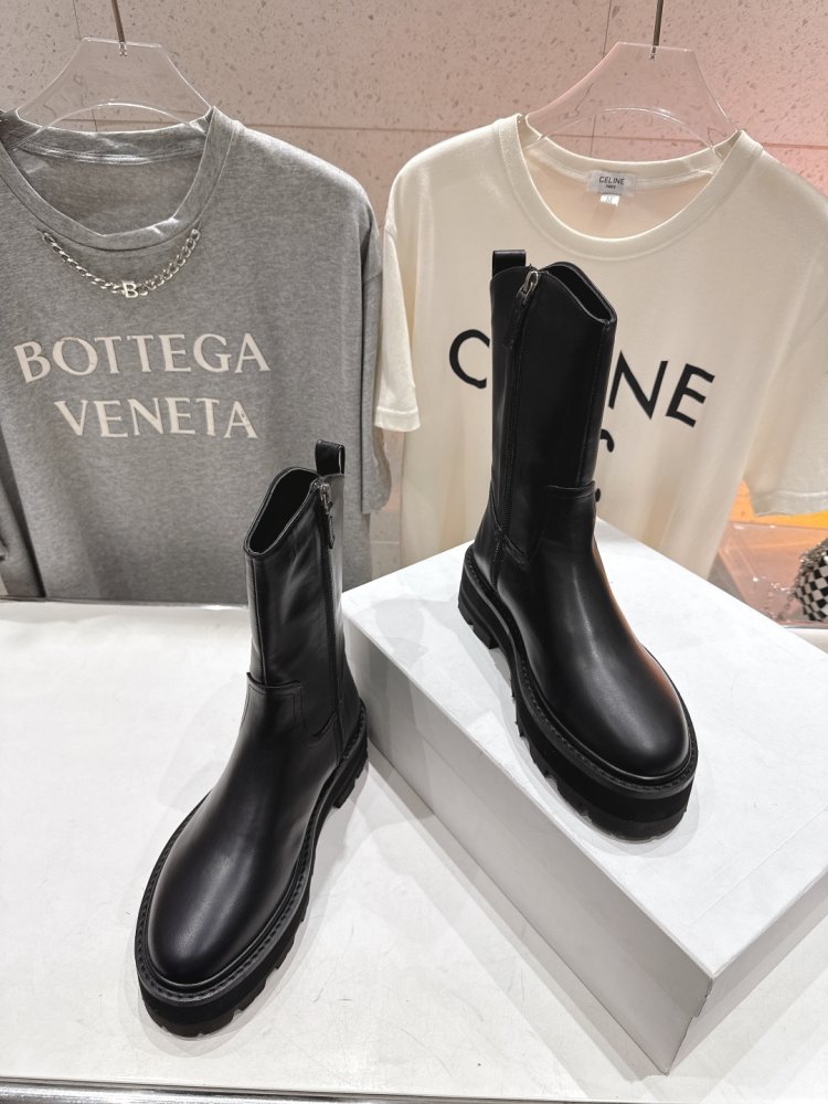 Boots women's фото 5