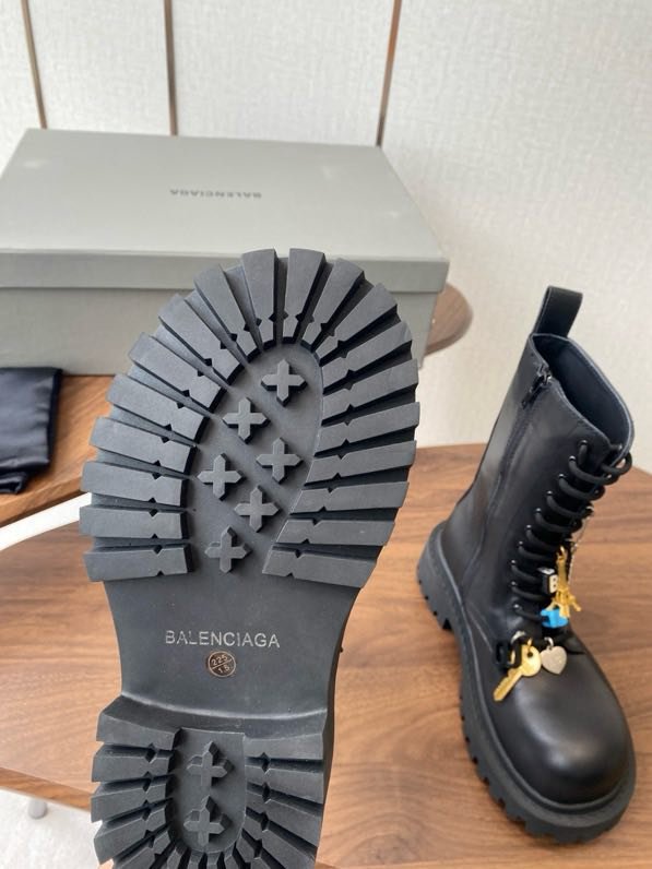 Boots women's фото 6