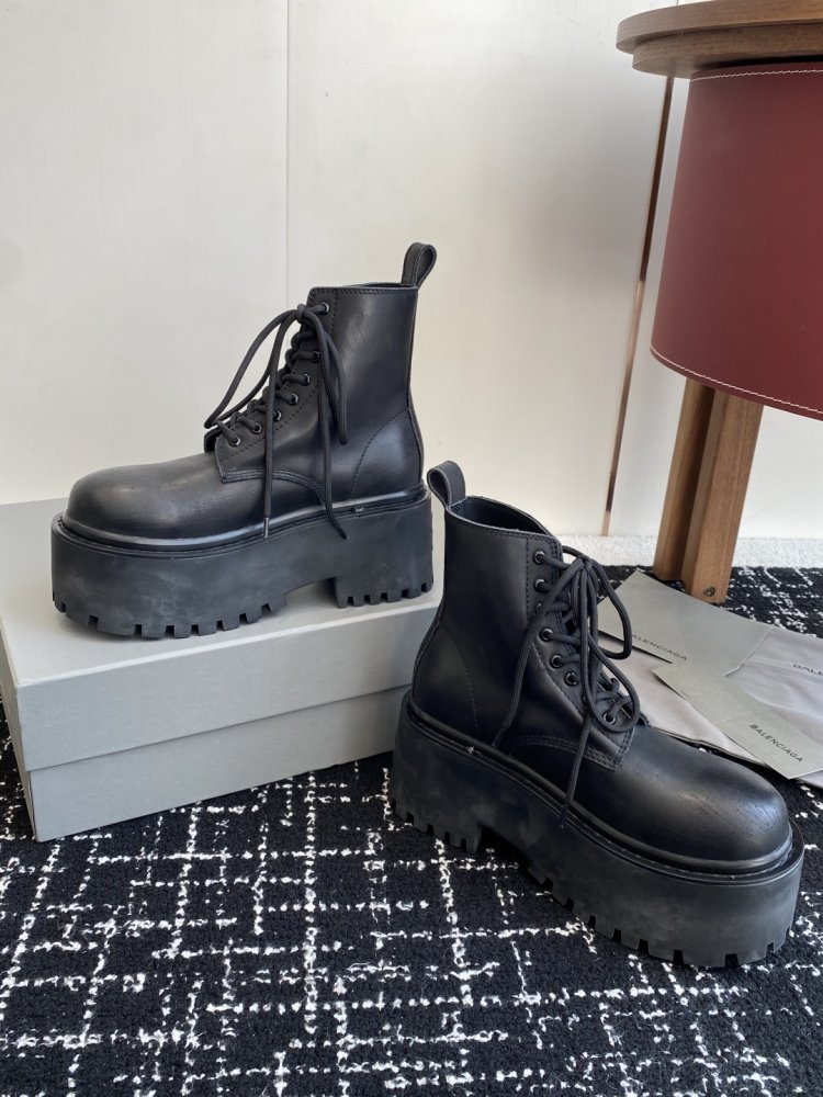 Ботинки женские фото 6