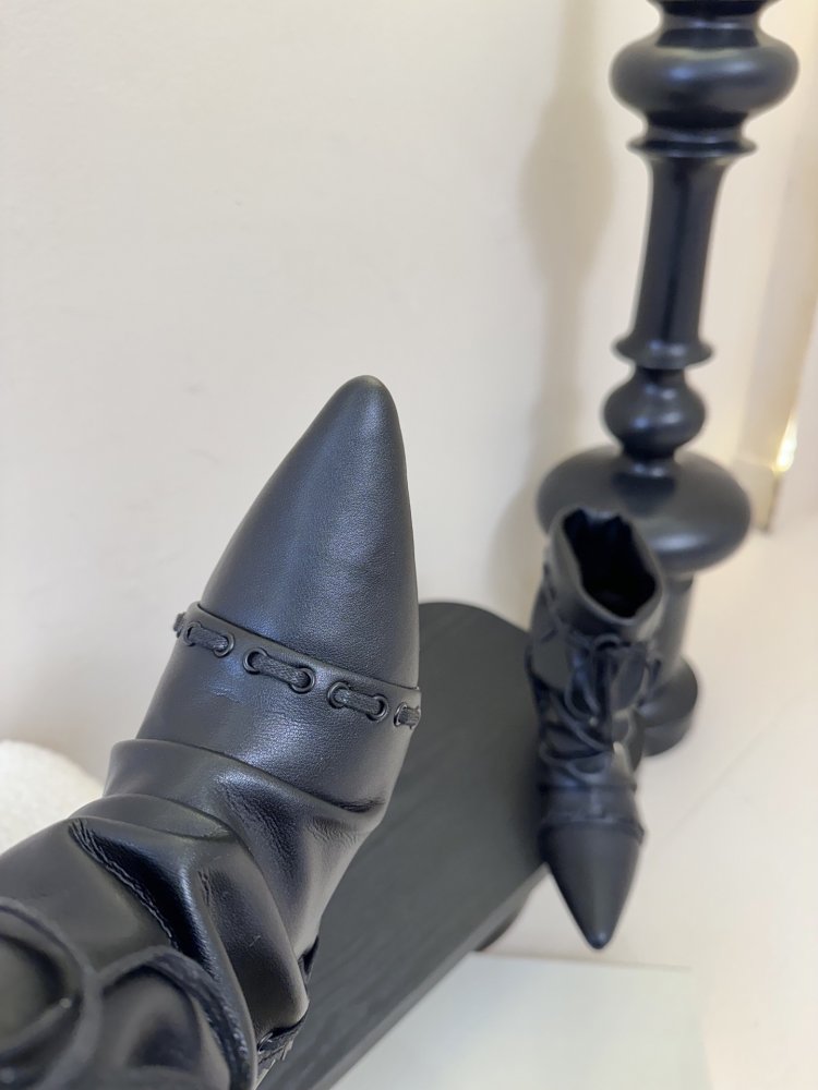 Boots women's фото 6