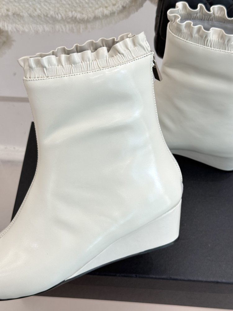 Ботинки женские фото 6