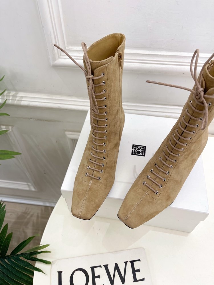 Boots women's фото 6