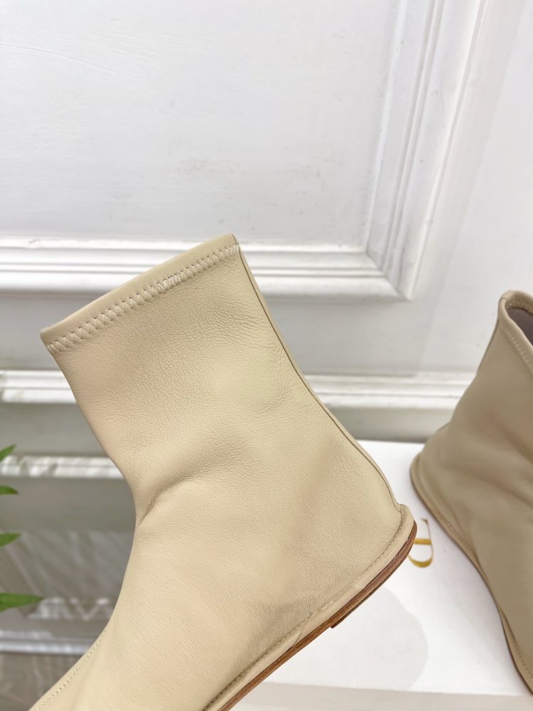 Ботинки женские фото 6