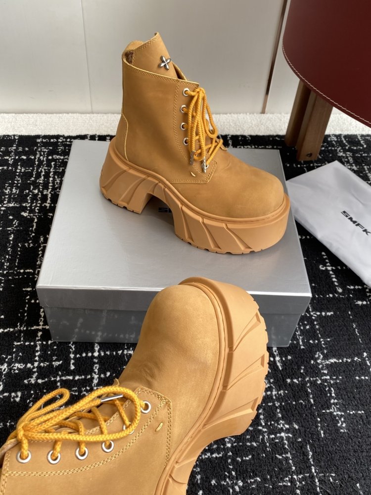 Boots women's фото 6