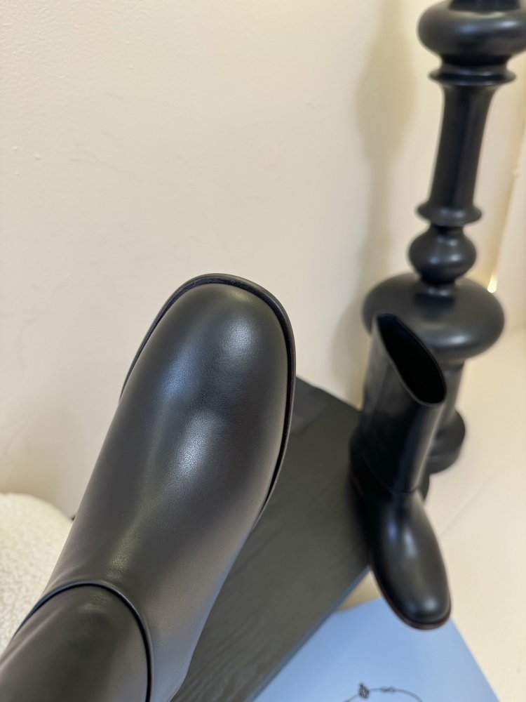 Boots women's фото 6