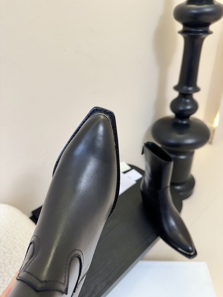 Ботинки женские фото 6