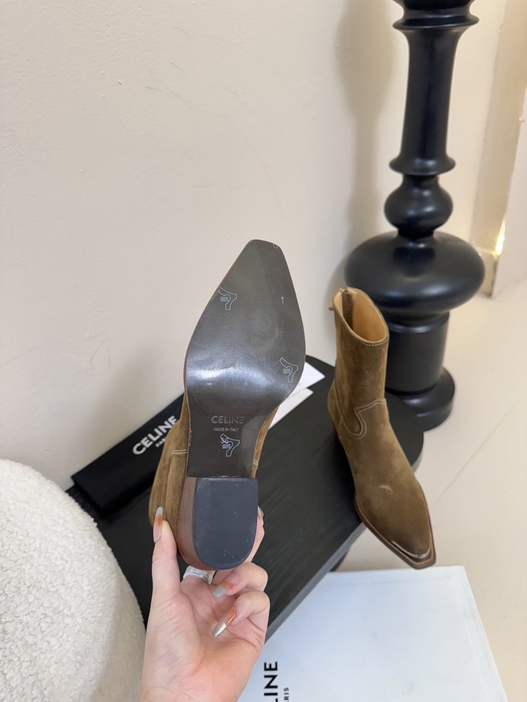 Ботинки женские фото 6