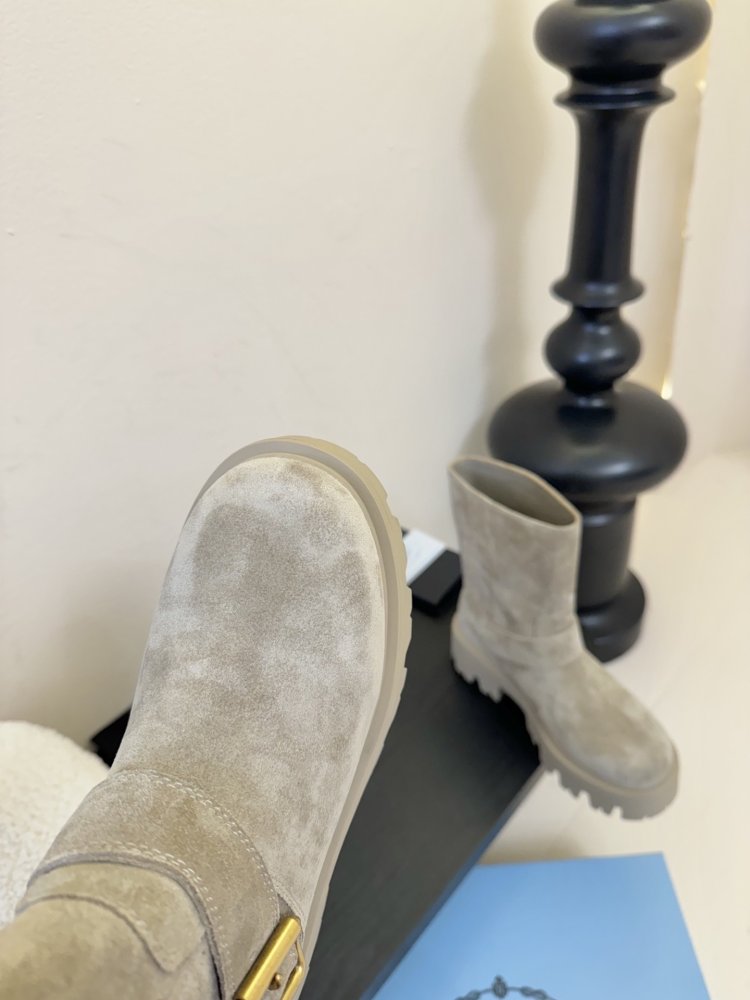 Boots women's фото 6