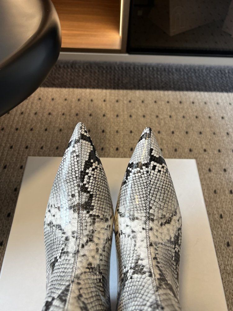 Ботинки женские фото 6