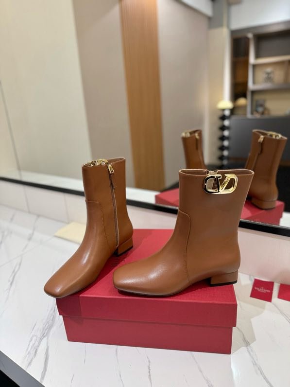 Boots women's фото 6