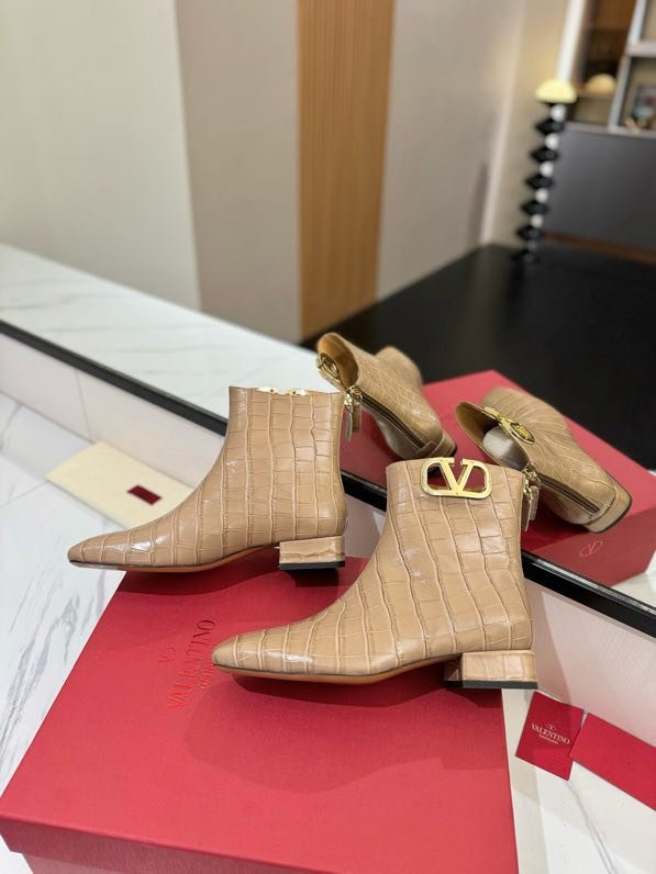 Boots women's фото 6