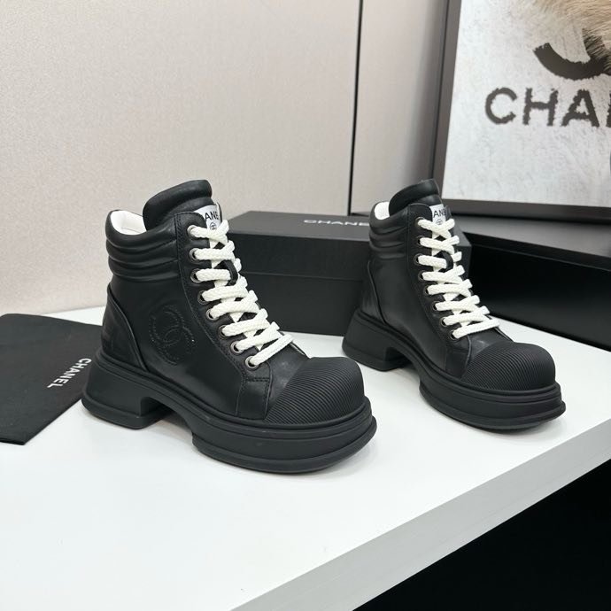 Ботинки женские фото 6