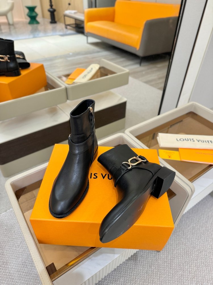 Ботинки женские фото 6