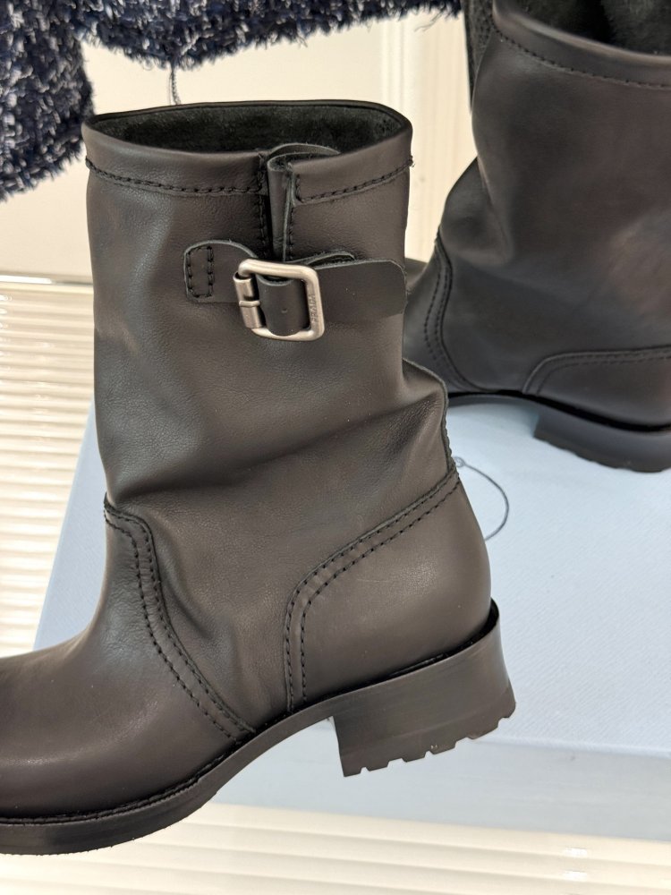 Ботинки женские фото 6