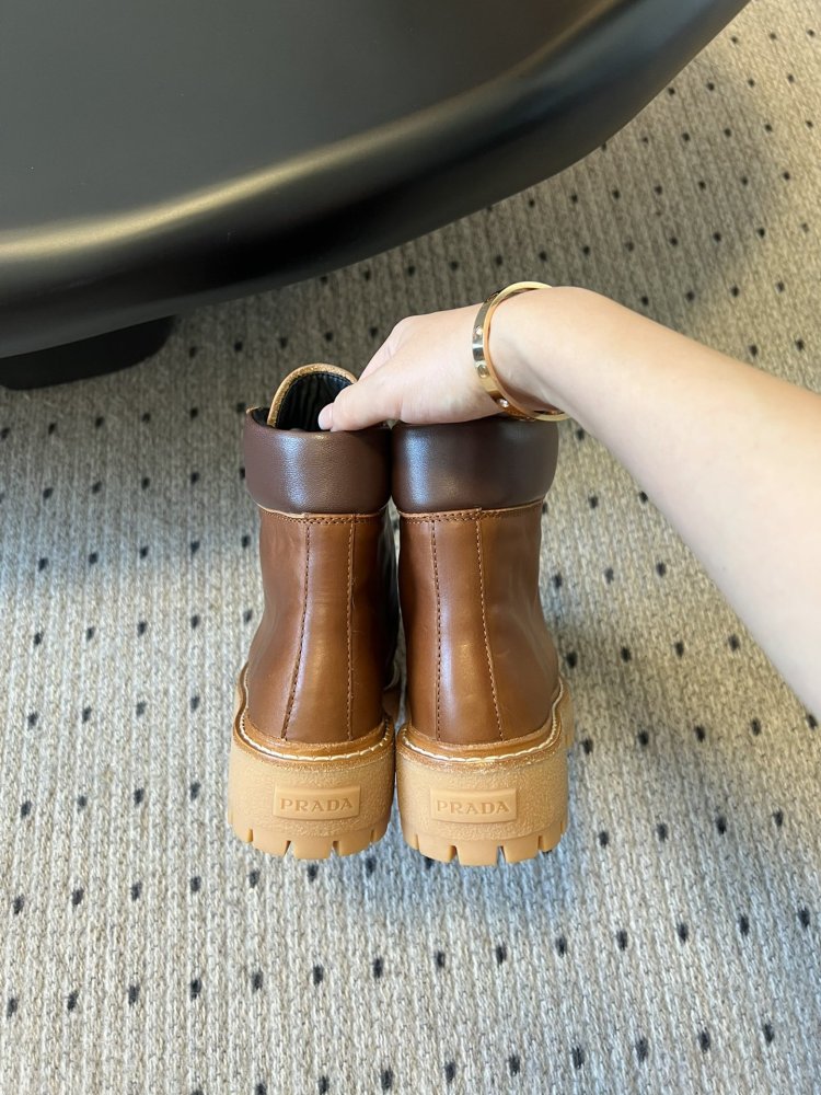 Ботинки женские фото 6