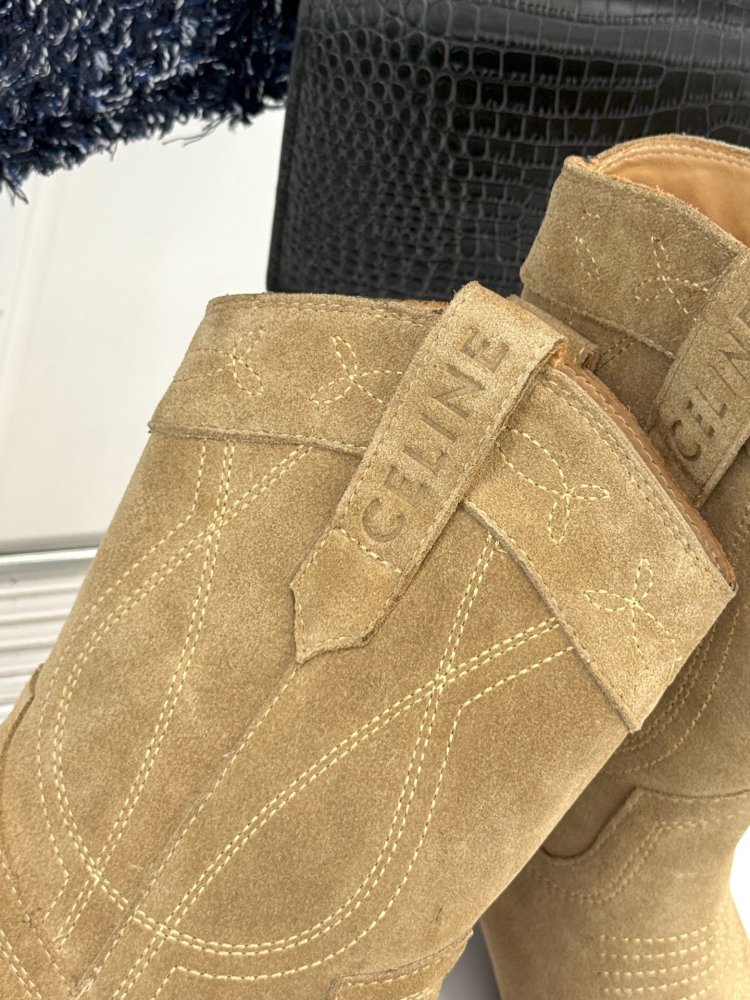 Boots women's фото 6