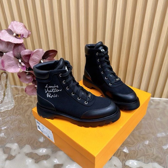 Ботинки женские фото 6