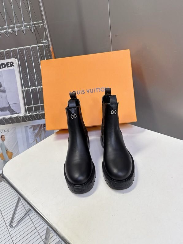 Ботинки женские фото 6