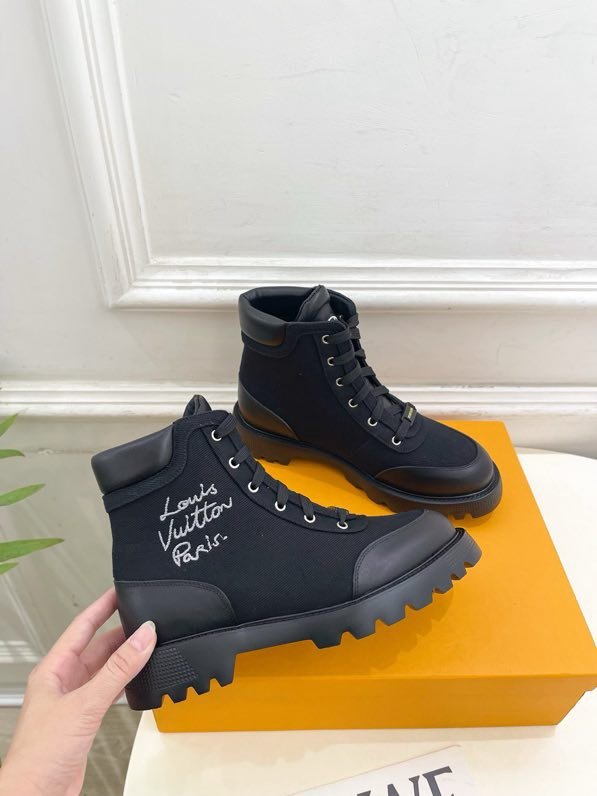 Boots women's фото 6