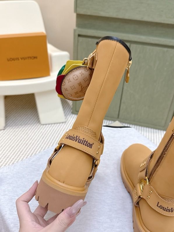 Ботинки женские фото 6