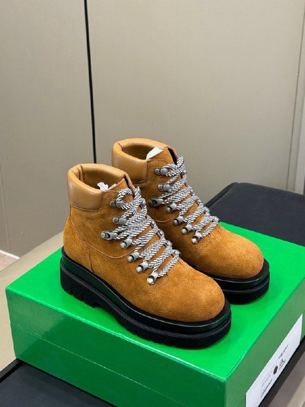 Ботинки женские фото 6