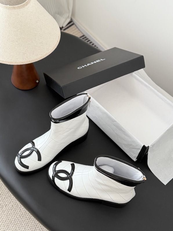 Boots women's фото 6