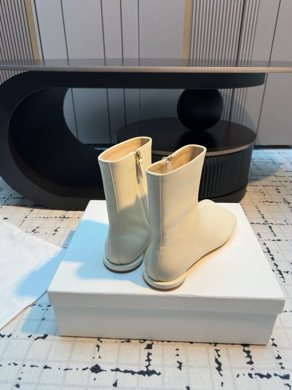 Ботинки женские фото 6