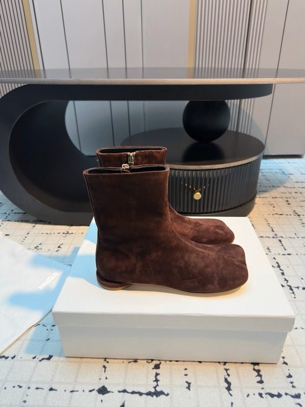 Boots women's фото 6