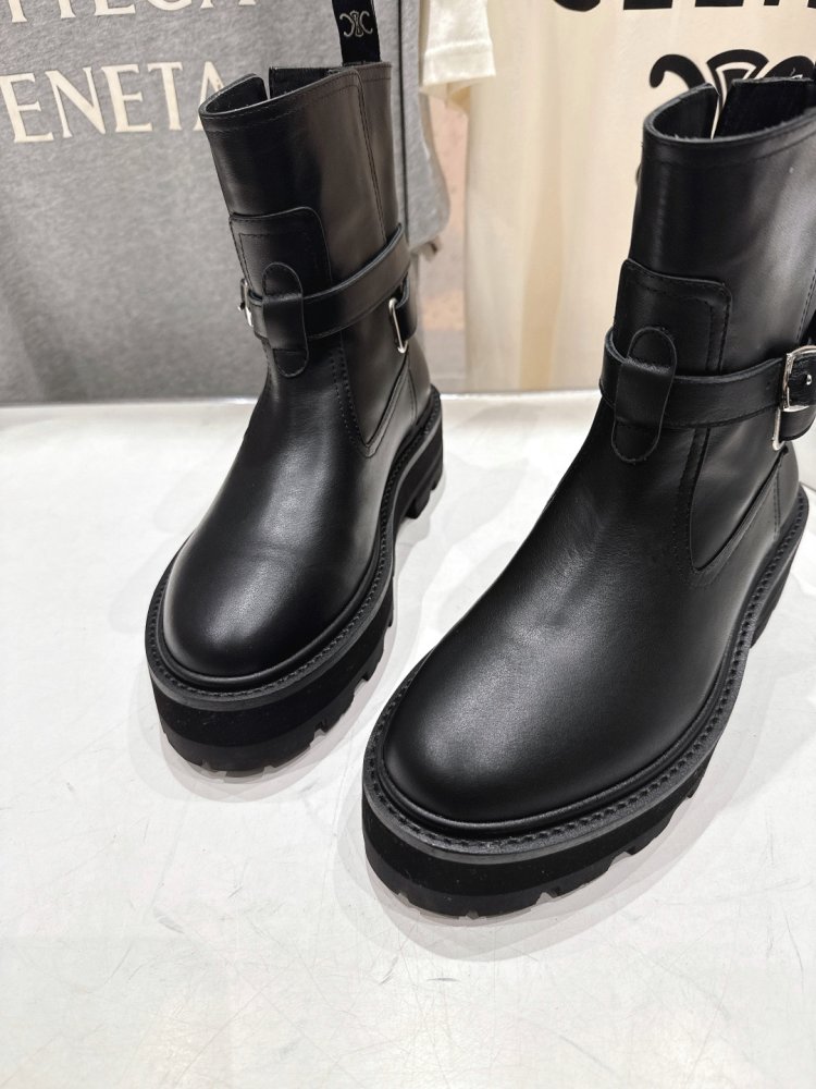 Boots women's фото 6