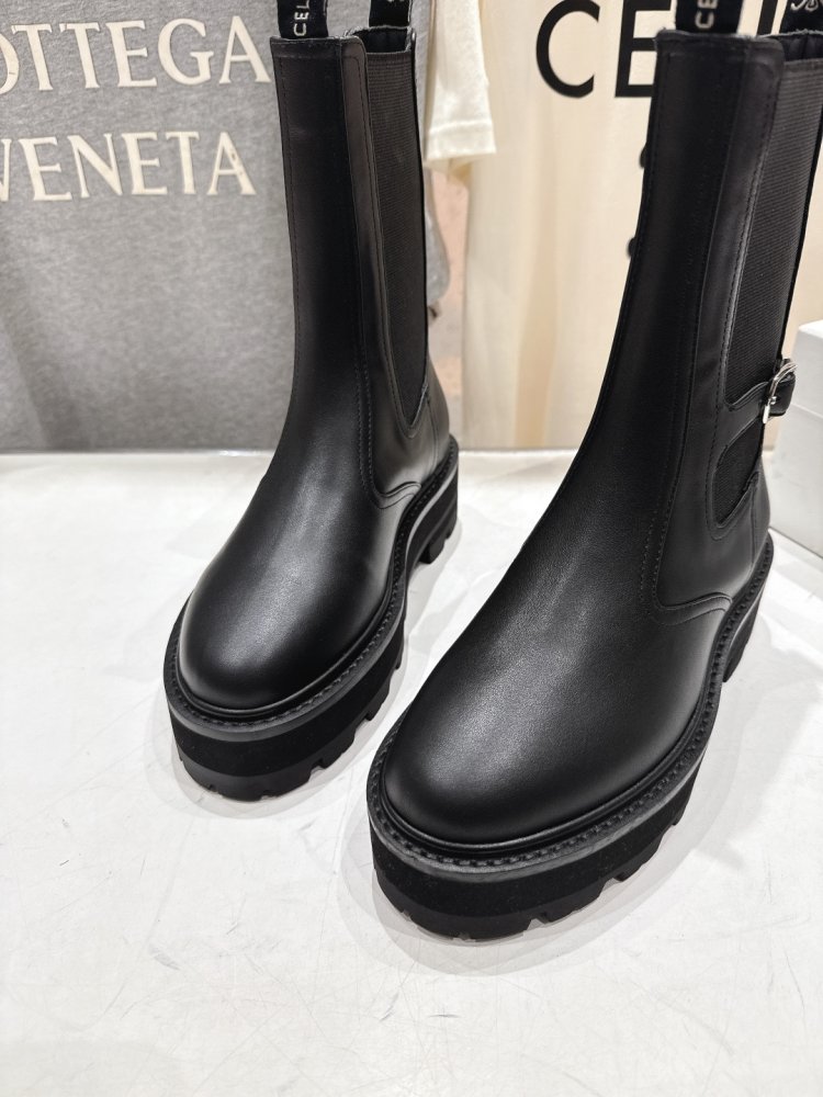 Boots women's фото 6