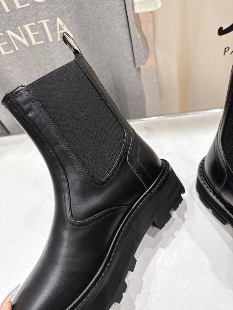 Boots women's фото 6