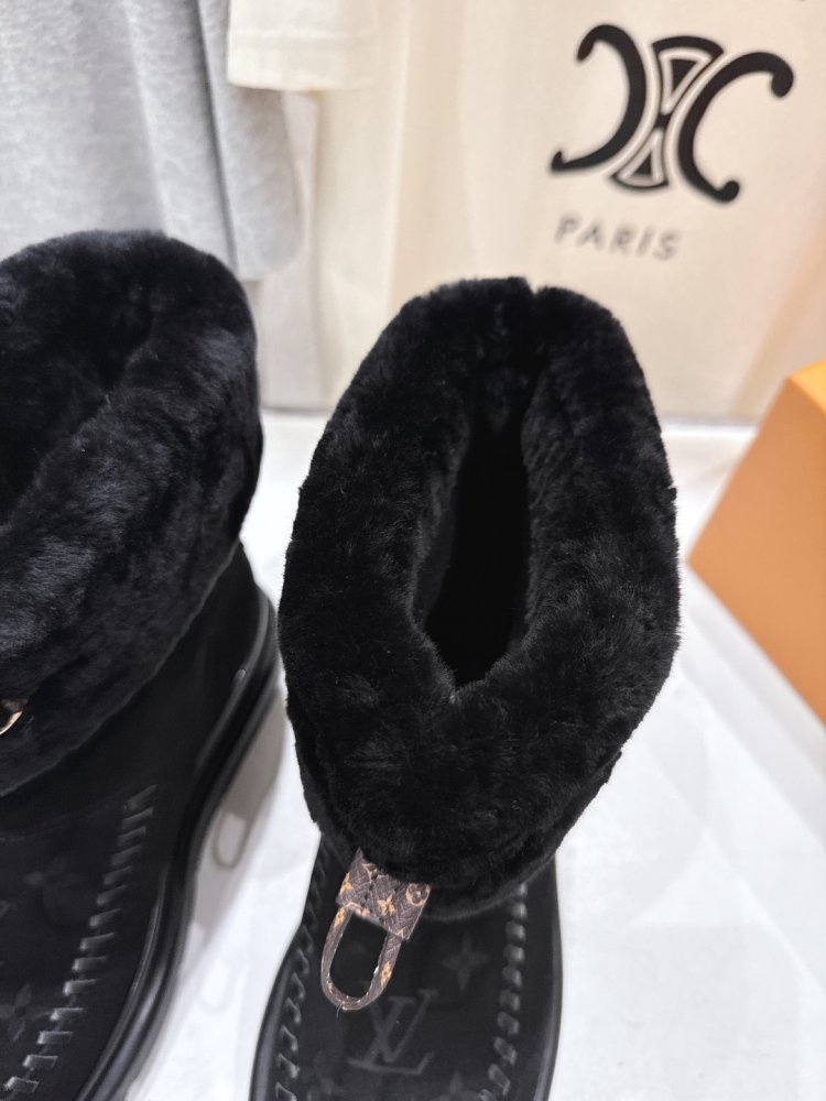 Boots women's фото 6