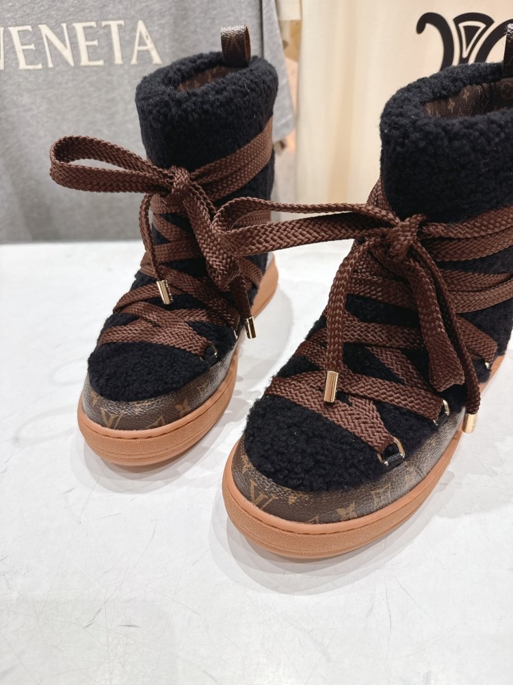 Boots women's фото 6