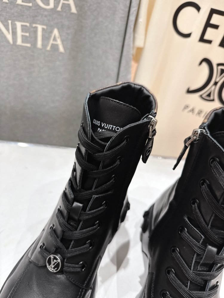 Boots women's фото 6