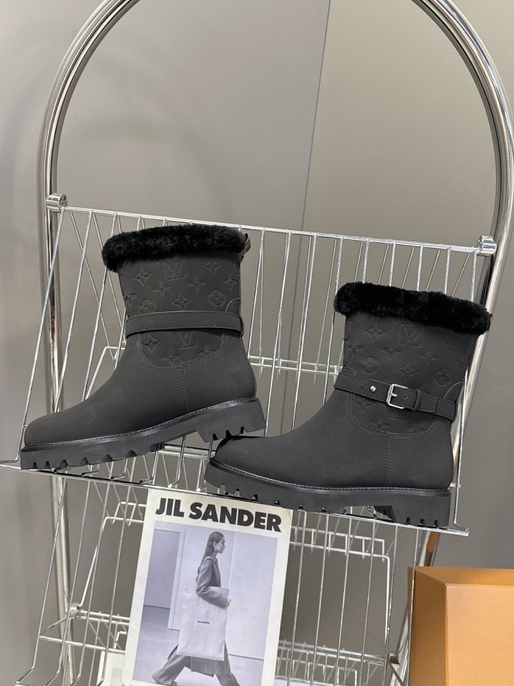 Ботинки женские фото 6