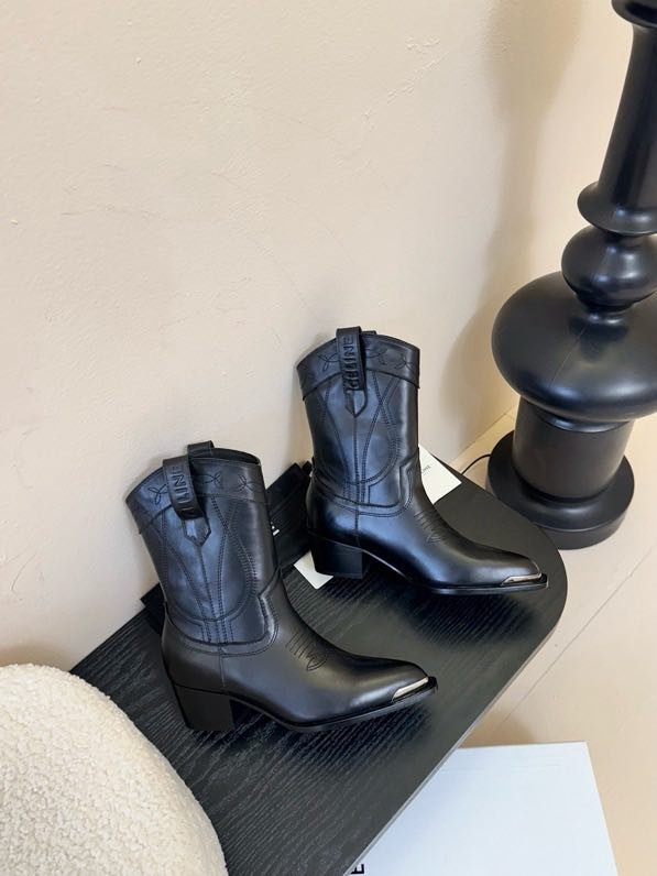 Ботинки женские фото 7