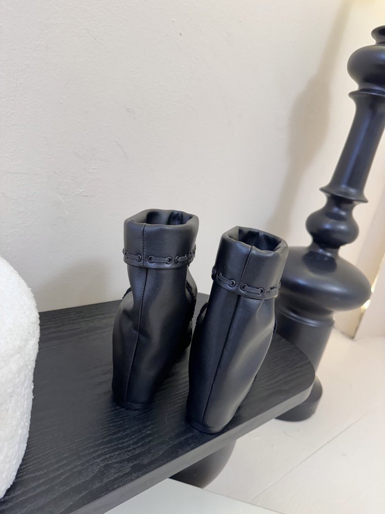 Boots women's фото 7