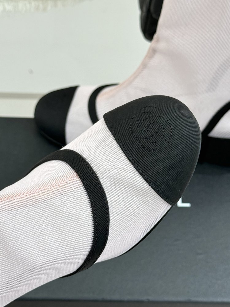 Ботинки женские фото 7