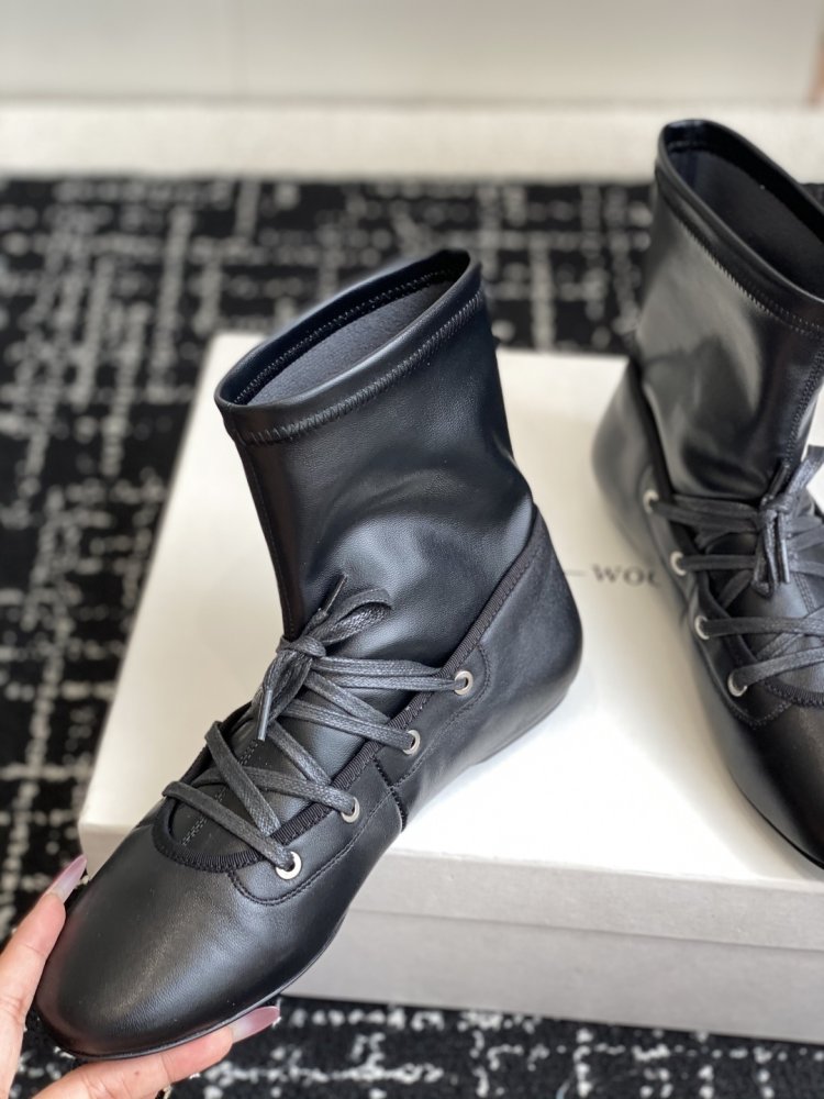 Ботинки женские фото 7